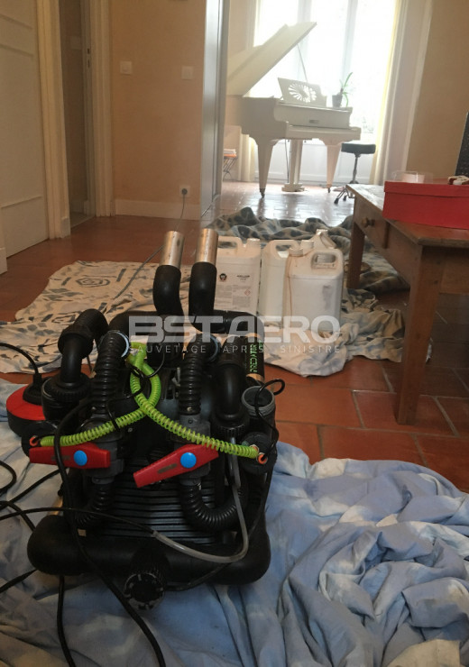 machine pour enlever odeur de fuel